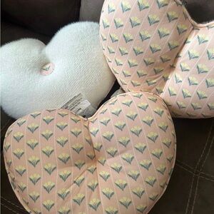 Pillowfort Pink Floral Heart Pillow Set